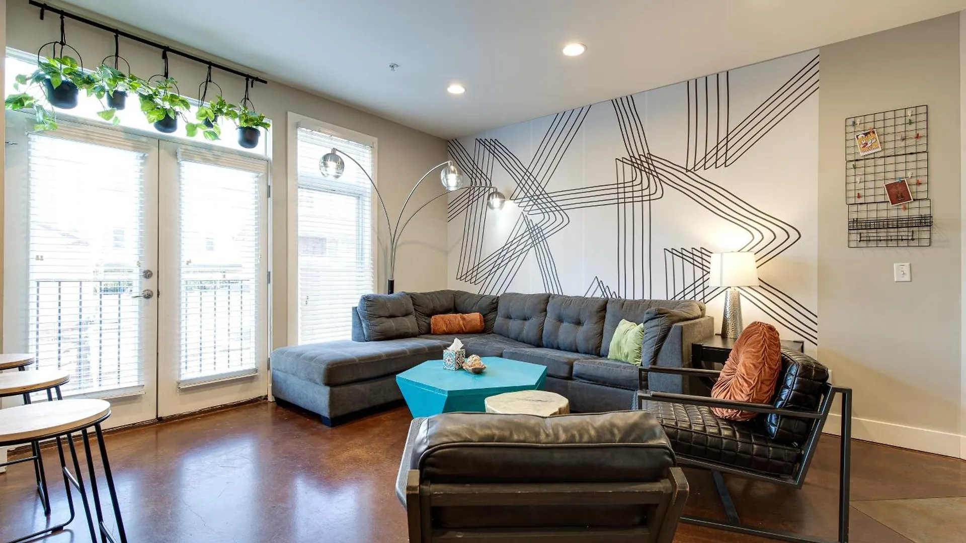 Nashville Condo - Near Music Row- Private Balcony Apartment