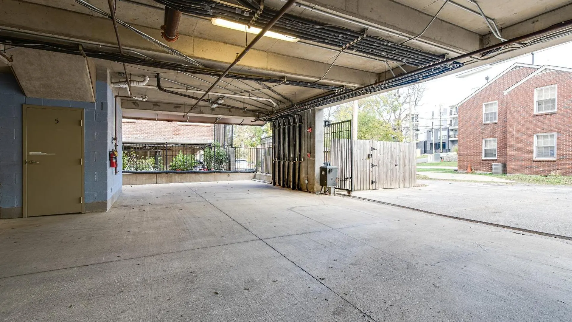 Nashville Condo - Near Music Row- Private Balcony Apartment